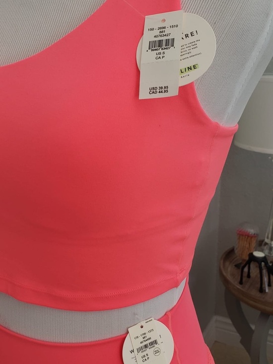 Women's Athletic Ruffle Shorts Set - Coral - Picture 3 of 4